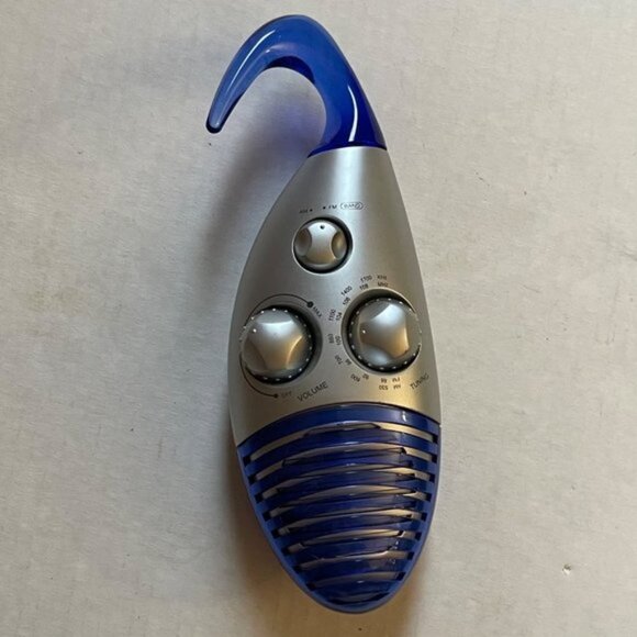 Shower Radio Working Condition 3 AA batteries Not Included - Picture 1 of 6